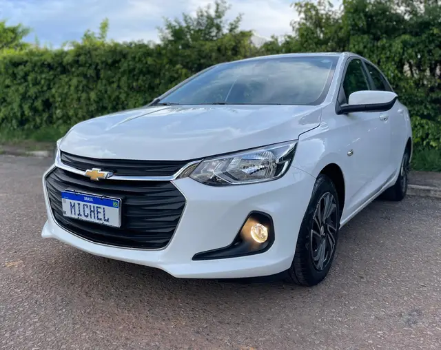 Carro Chevrolet Onix Plus 2024 LT 1.0