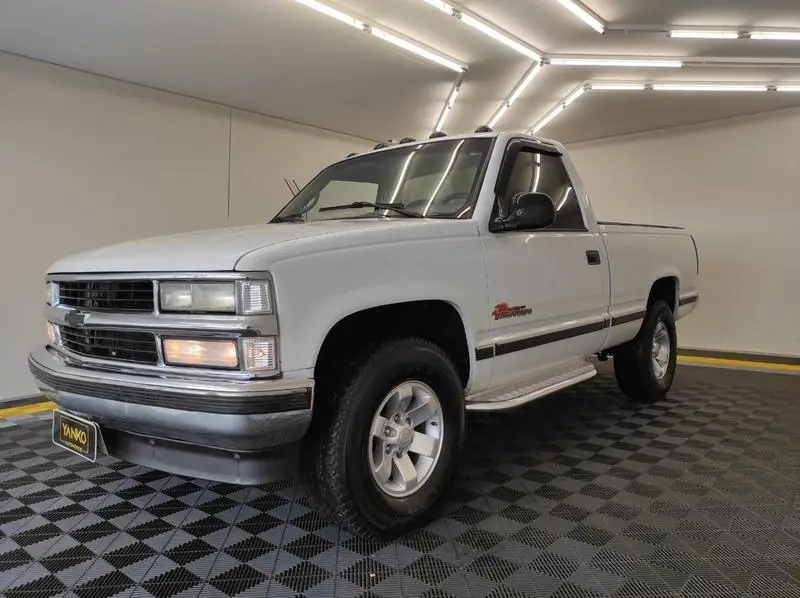 Chevrolet Silverado DLX 4.1