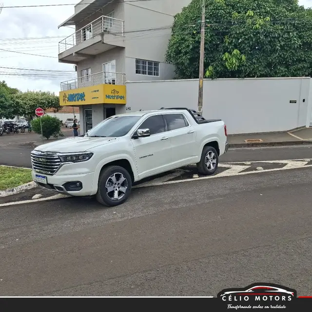 Carro RAM Rampage 2024 Laramie 2.0 Turbo