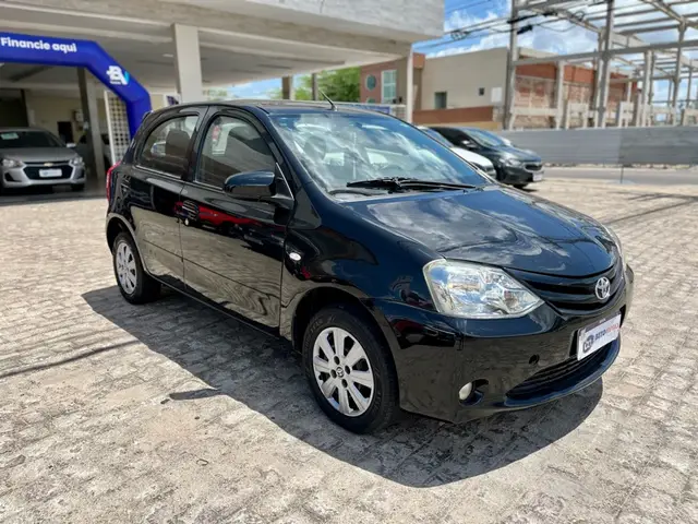 Carro Toyota Etios 2014 X 1.3 (Flex)