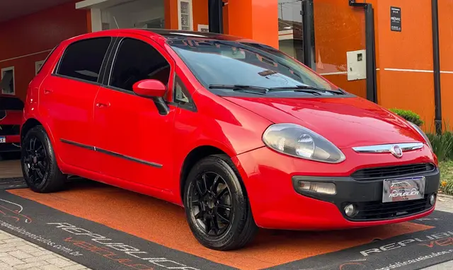 Carro Fiat Punto 2014 Attractive 1.4 (Flex)