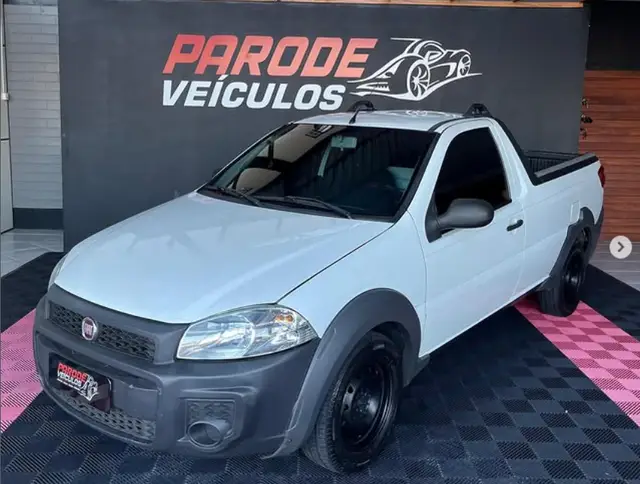 Carro Fiat Strada 2015 Working 1.4 (Flex)