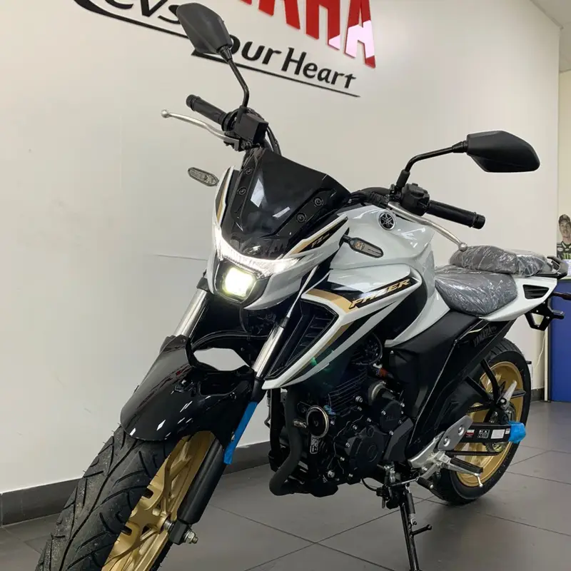 Yamaha Fazer FZ25 Connected