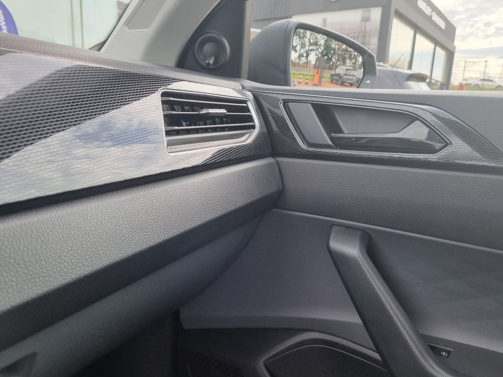 Polo Track 1.0 Flex 12V 5p