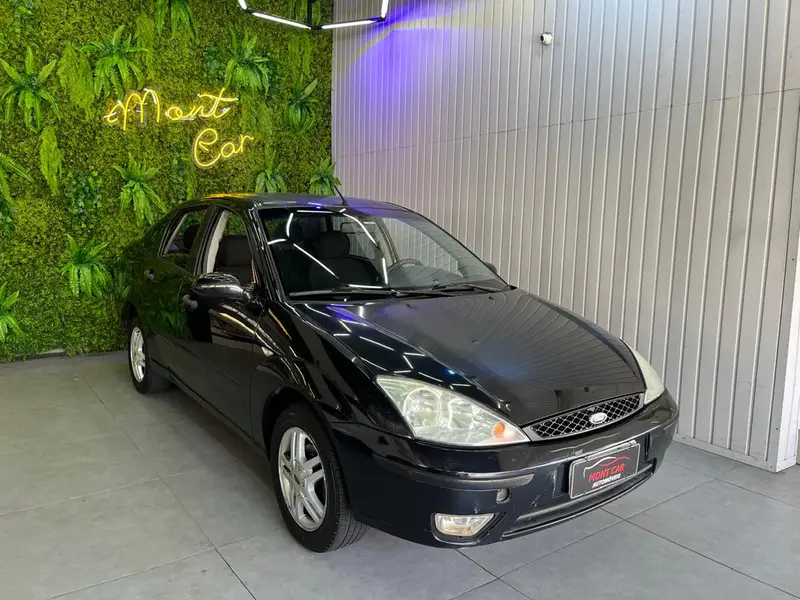 Ford Focus Sedan GLX 2.0 16V Duratec (Aut)