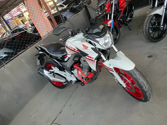 Moto Honda CB 250F Twister 2022 (CBS)