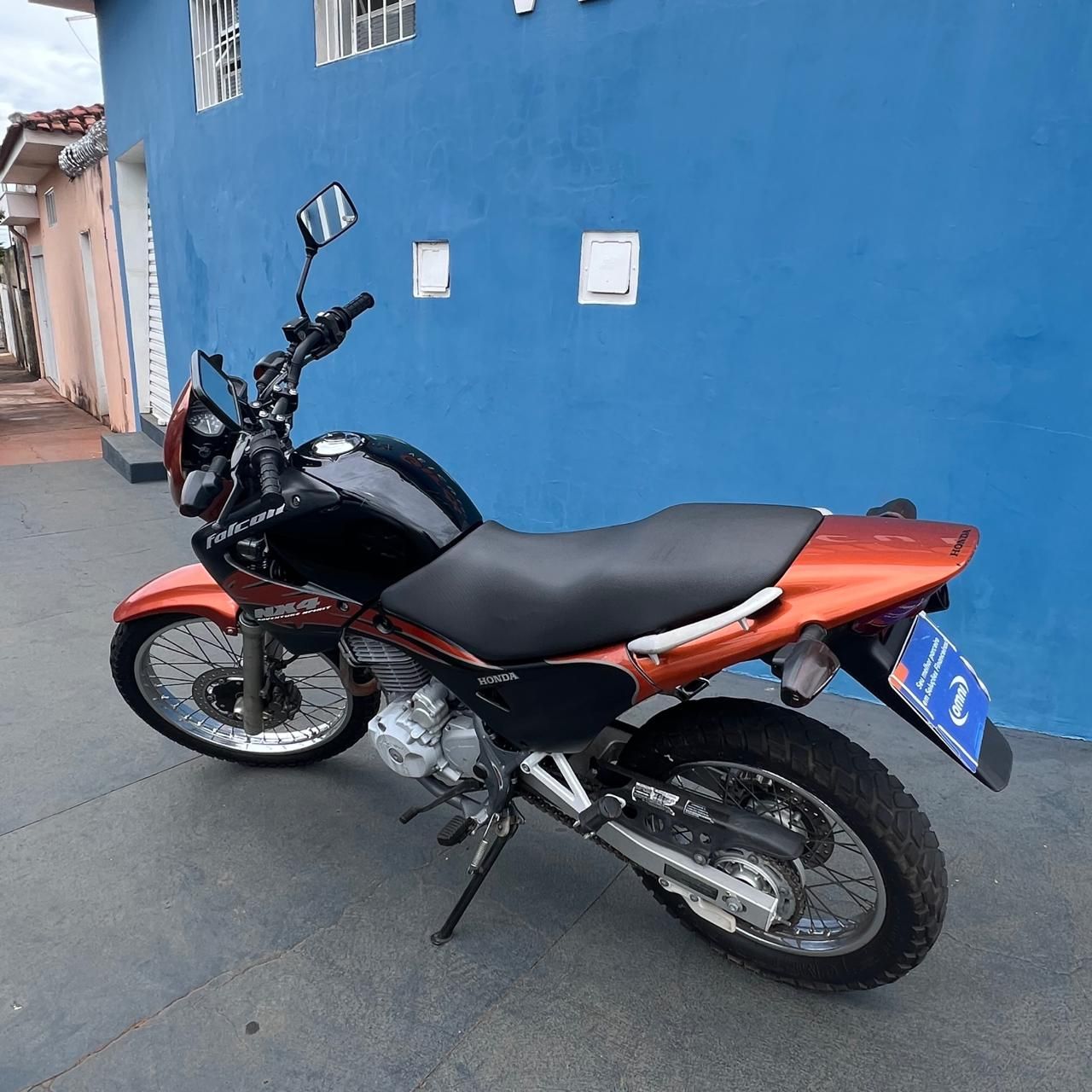 Honda NX 4 Falcon