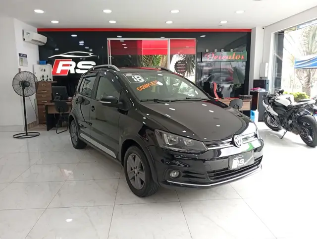 Carro Volkswagen Fox 2018 1.0 MPI Track (Flex)
