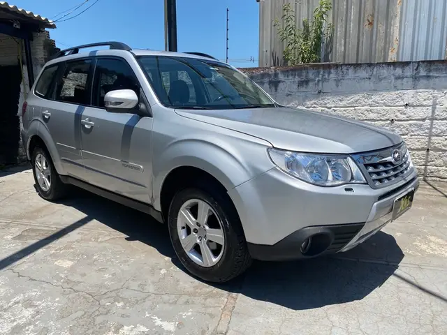Carro Subaru Forester 2011 LX 4x4 2.0 16V