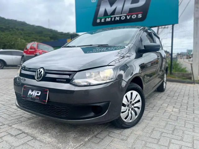 Carro Volkswagen Fox 2014 1.0 TEC BlueMotion (Flex) 4p