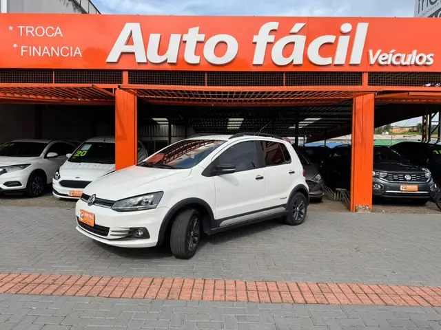 Carro Volkswagen Fox 2016 1.0 MPI Track (Flex)