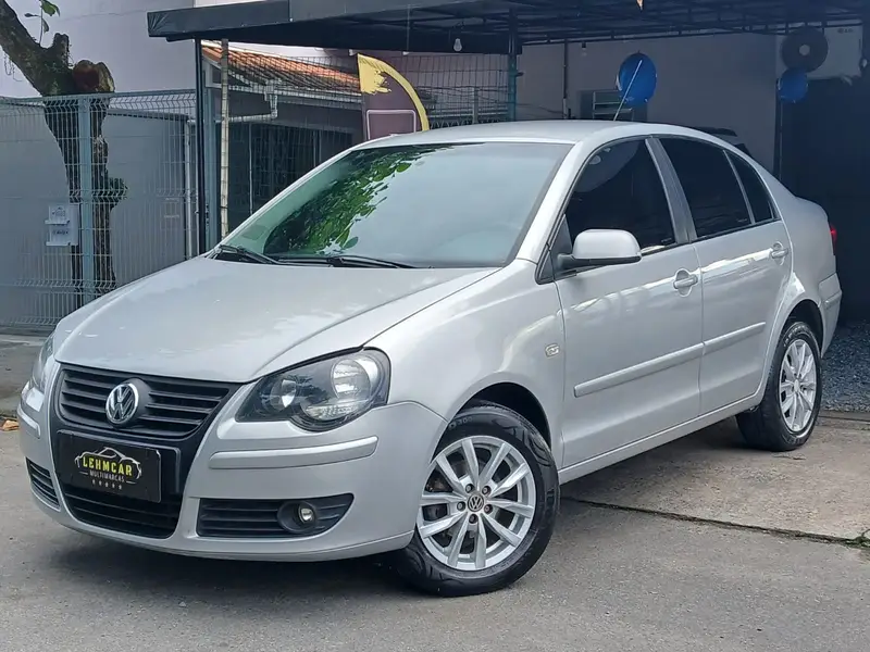 Volkswagen Polo Sedan 1.6 8V (Flex)