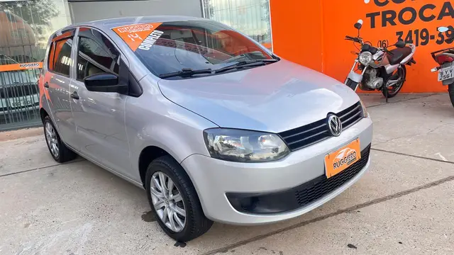 Carro Volkswagen Fox 2014 1.0 TEC (Flex) 4p