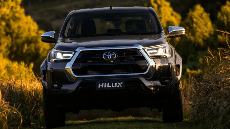 Toyota Hilux foi a picape mais vendida fora dos EUA em 2024