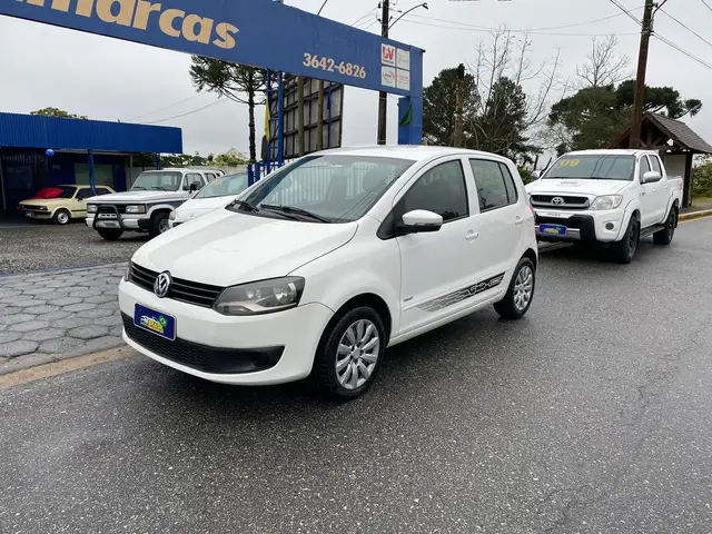Carro Volkswagen Fox 2011 1.0 8V (Flex) 2p