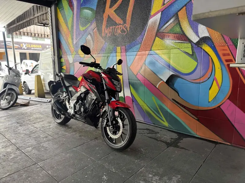 Honda CB 300F Twister (CBS)