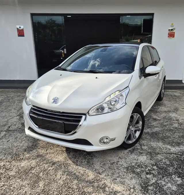 Carro Peugeot 208 2015 Griffe 1.6 16V (Flex)