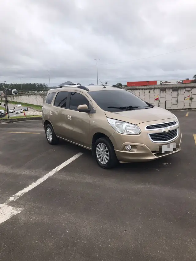 Carro Chevrolet Spin 2014 LT 5S 1.8 (Aut) (Flex)