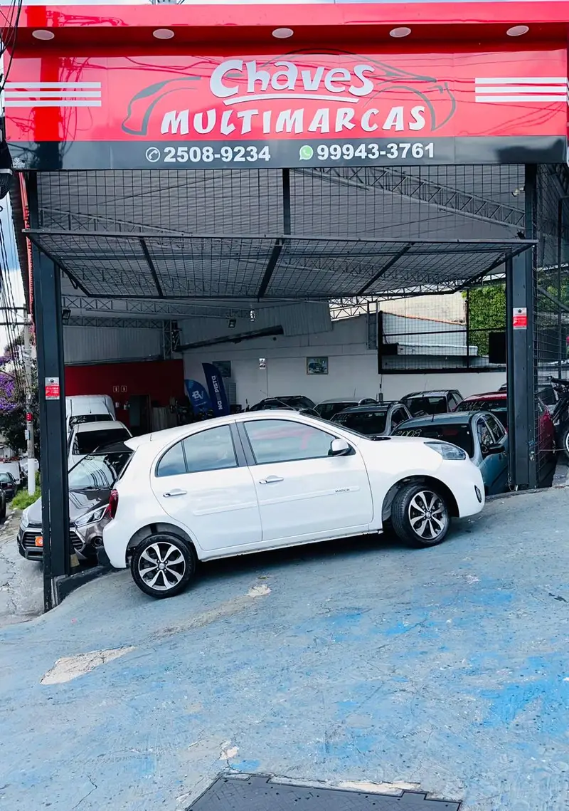 Nissan March 1.6 16V SL CVT (Flex)