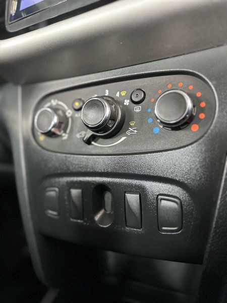 Sandero Authentique Hi-Power 1.0 16V (Flex)