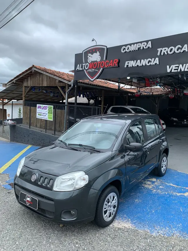 Carro Fiat Uno 2012 Vivace 1.0 8V (Flex) 4p