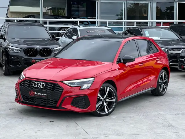 Carro Audi A3 Sportback 2022 Perf. Black 2.0 S-tron.(Híb.)