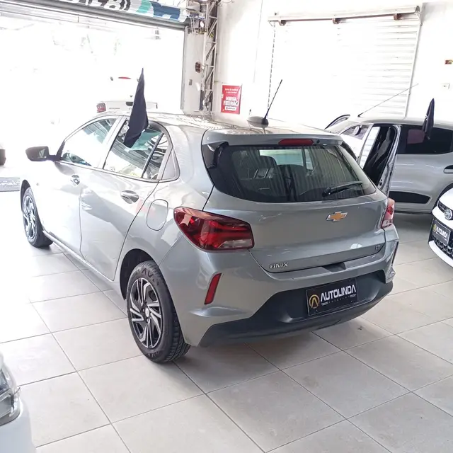 Carro Chevrolet Onix 2024 LT 1.0