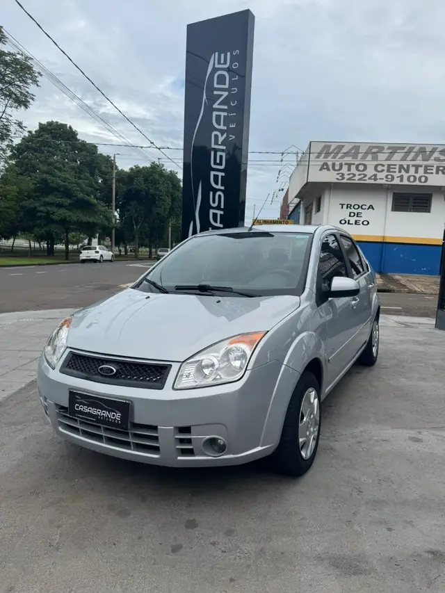Carro Ford Fiesta Sedan 2009 Class 1.6 (Flex)
