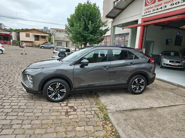 Carro Mitsubishi Eclipse Cross 2023 HPE 1.5 Turbo (Aut)