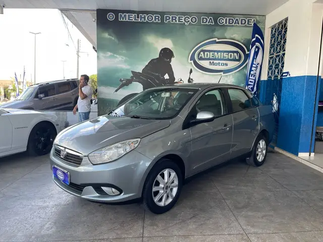 Carro Fiat Grand Siena 2013 Evo Attractive 1.4 8V (Flex)