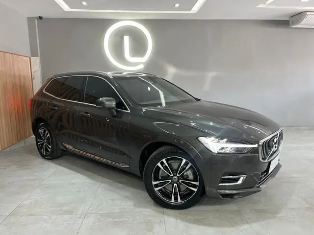 Carro Volvo XC60 2021 Momentum T8 2.0 Hybrid AWD (Aut)