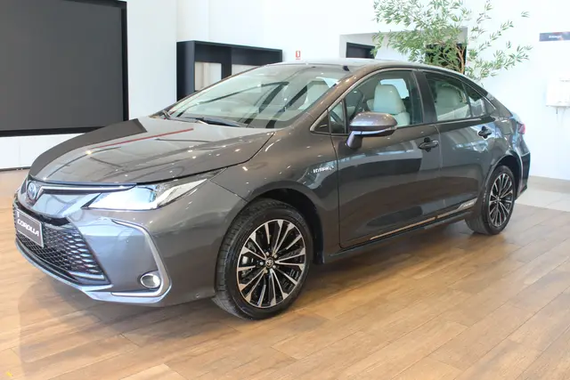 Carro Toyota Corolla 2025 Altis Hybrid Premium 1.8 Flex