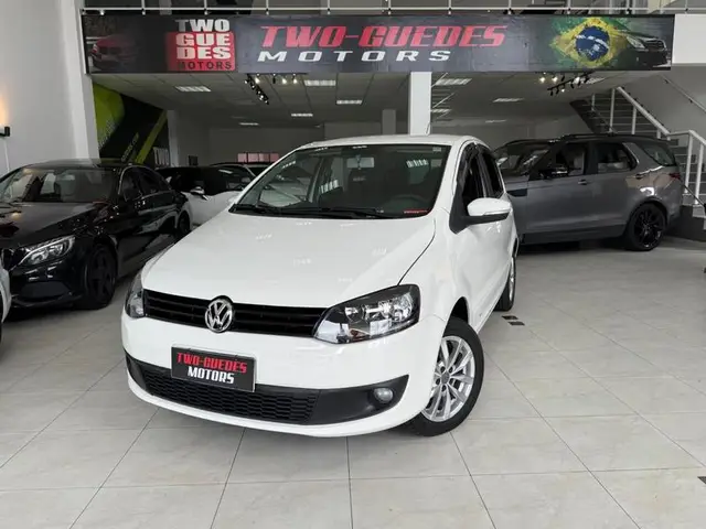 Carro Volkswagen Fox 2014 1.0 TEC (Flex) 2p