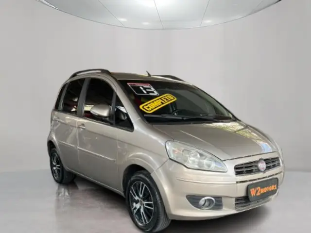 Carro Fiat Idea 2013 Attractive 1.4 8V (Flex)