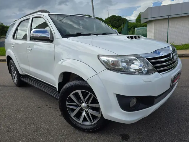 Carro Toyota Hilux SW4 2014 3.0 TDI 4x4 SRV 7L