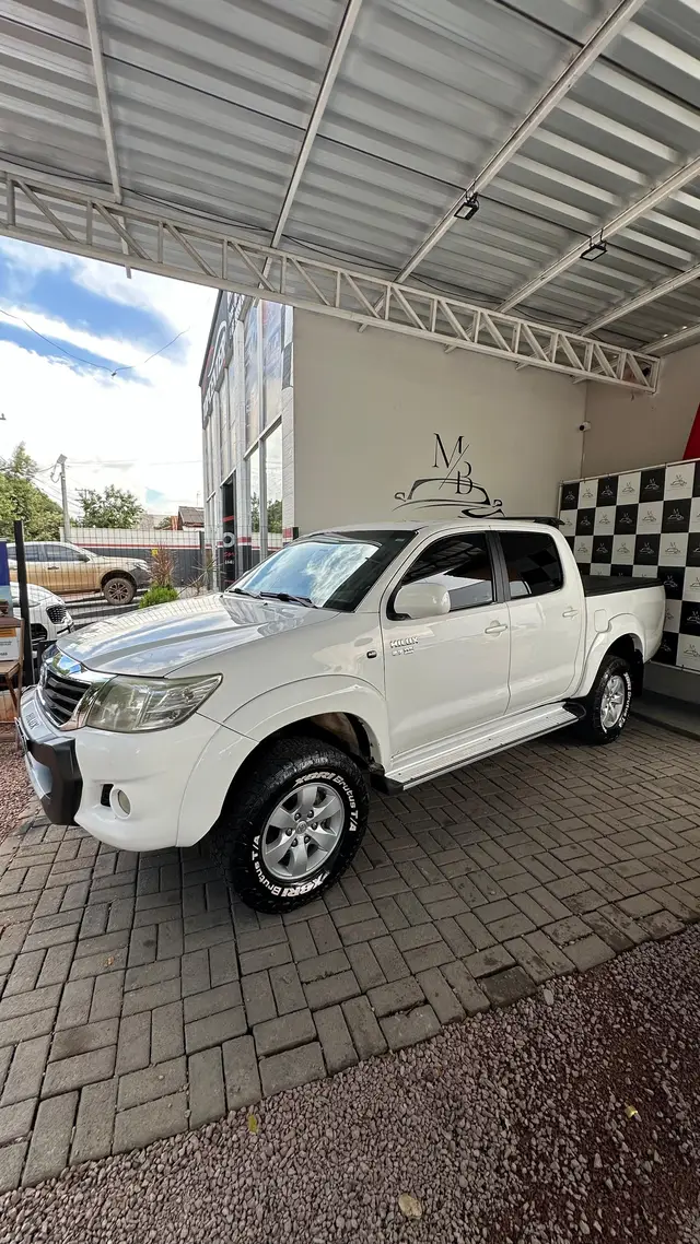 Carro Toyota Hilux Cabine Dupla 2013 Hilux 2.7 SR CD 4x2 (Flex) (Aut)