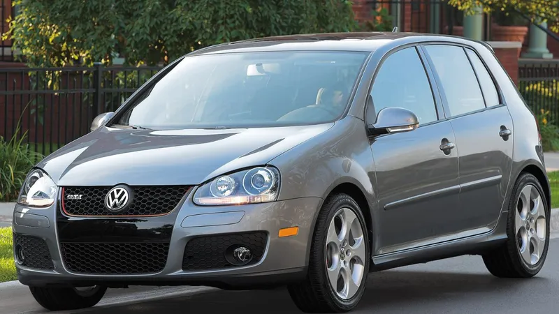Como este VW Golf acumulou mais de R$ 1,2 milhão de dívida em estacionamento