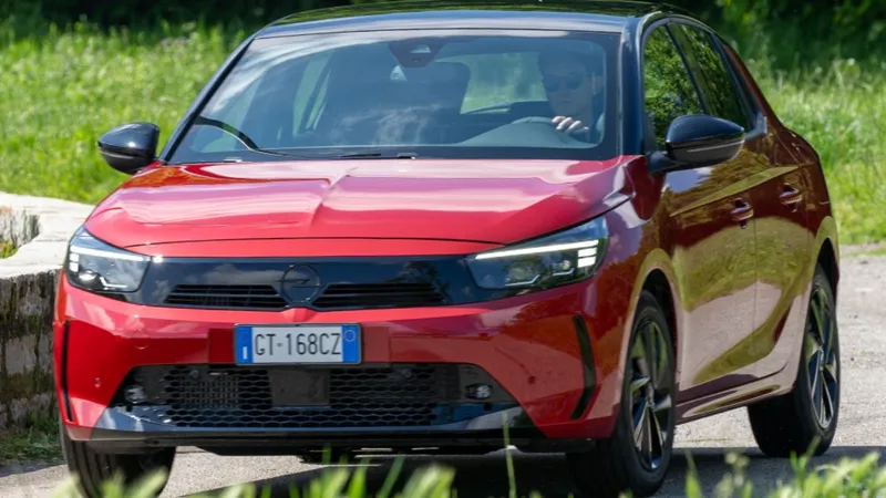 Corsa 2025 usa base de Peugeot e pode custar mais que um Jeep Compass