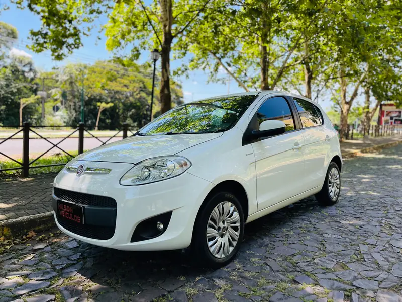 Fiat Palio Essence 1.6 16V (Flex)