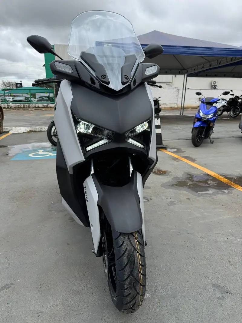 Yamaha XMax 250 Connected