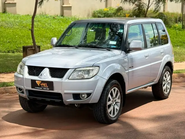 Carro Mitsubishi Pajero TR4 2014 2.0 16V 4X4 (Flex) (Aut)
