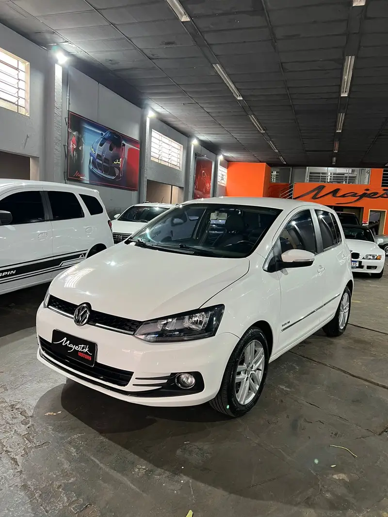Volkswagen Fox Highline 1.6 16v MSI (Flex)