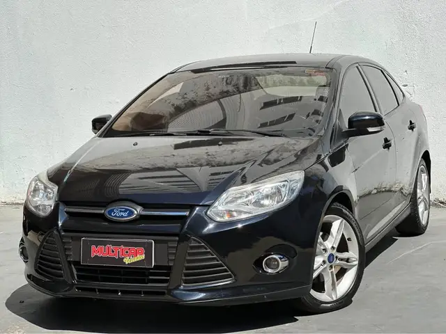 Carro Ford Focus Sedan 2015 SE 2.0 16V PowerShift (Aut)