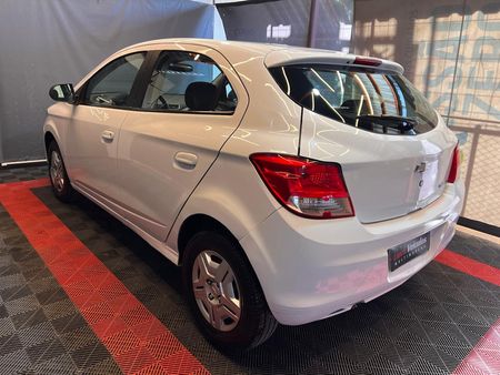 Onix 1.0 LT SPE/4