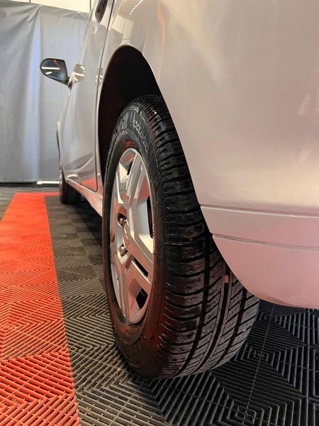 Onix 1.0 LT SPE/4
