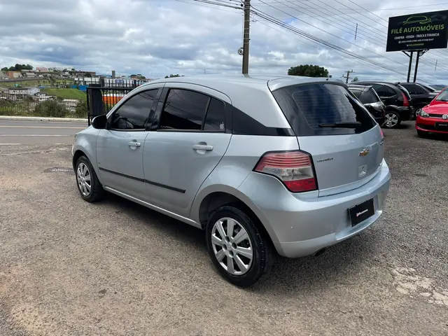 Carro Chevrolet Agile 2011 LT 1.4 8V (Flex)