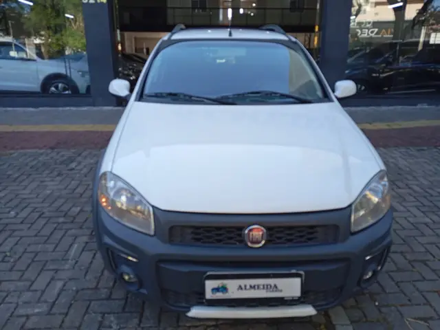 Carro Fiat Strada 2017 Hard Working 1.4 (Flex) (Cabine Simples)