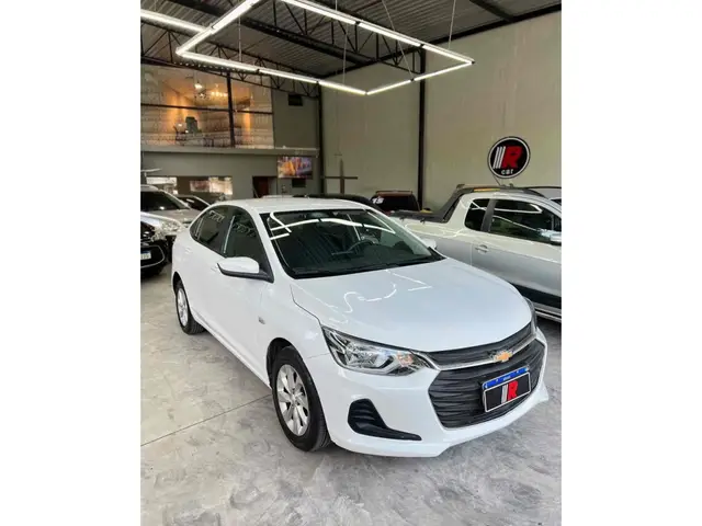Carro Chevrolet Onix Plus 2023 LT 1.0