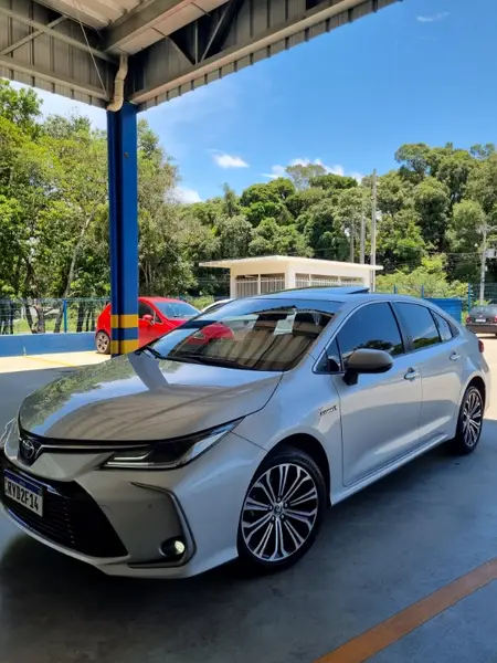 Carro Toyota Corolla 2023 Altis Hybrid Premium 1.8 Flex
