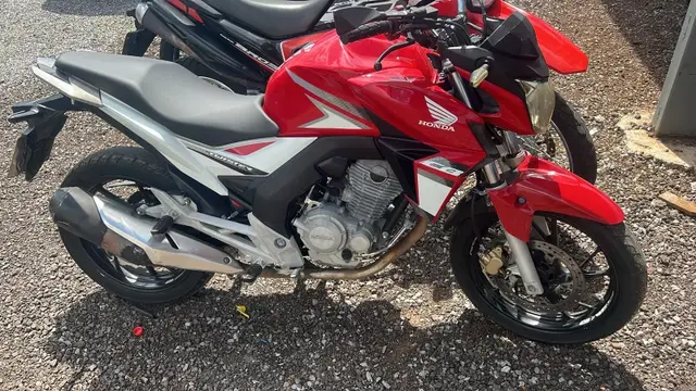 Carro Honda CB 250F Twister 2017 Standard